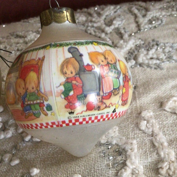 Vintage 2 Hallmark Precious Moments Collectible Ornaments Dated - Picture 5 of 6